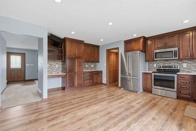 1822 Somerset Drive, Marion, IA 52302