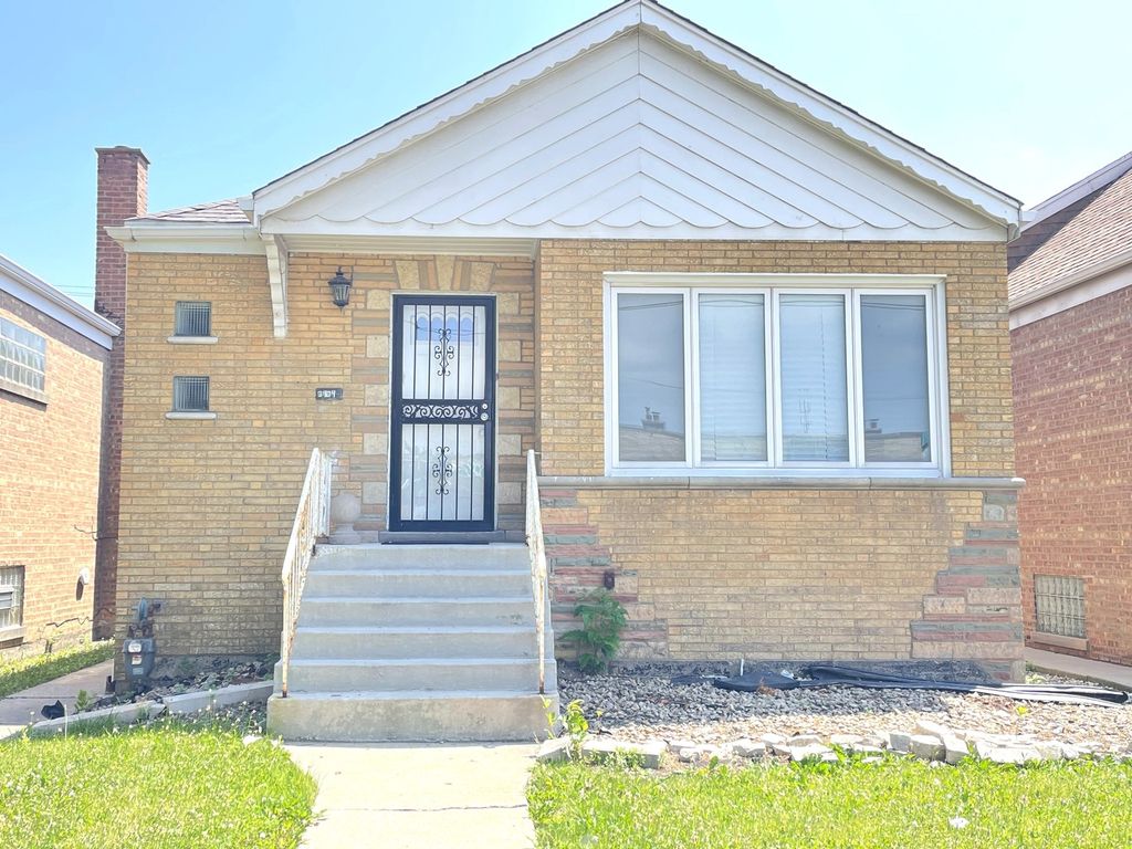 3909 W 71st Street, Chicago, IL 60629