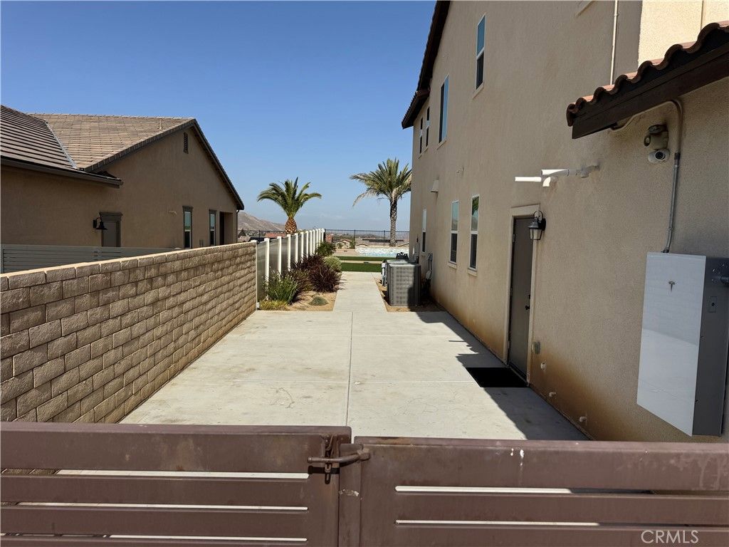 Image 8 of property listing at 17195 Compass Drive, Riverside, CA 92503