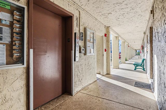 3723 LAKE BAYSHORE DRIVE H206, Bradenton, FL 34205