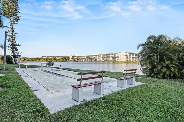 3723 LAKE BAYSHORE DRIVE H206, Bradenton, FL 34205