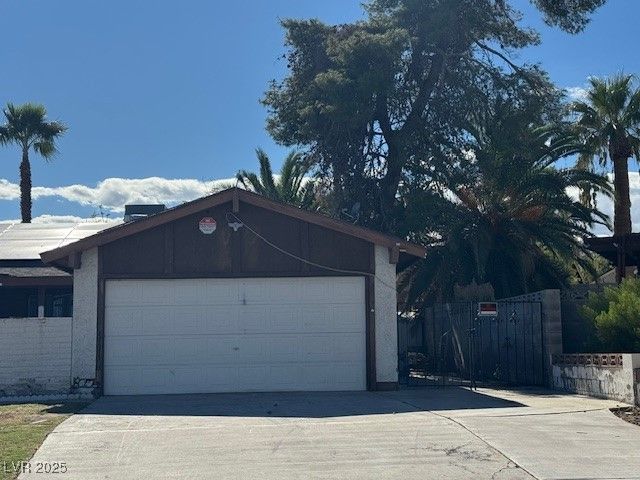 3881 Casa Colorado Avenue, Las Vegas, NV 89121