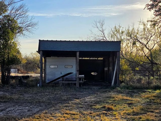200 Neva Road, Mertzon, TX 76941