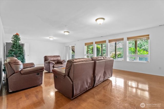 9100 189 Avenue Ct E, Bonney Lake, WA 98381
