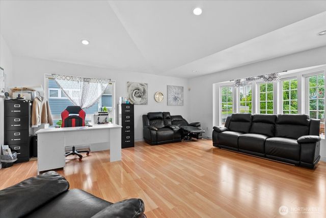 9100 189 Avenue Ct E, Bonney Lake, WA 98381
