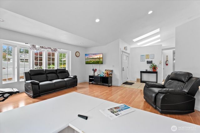 9100 189 Avenue Ct E, Bonney Lake, WA 98381