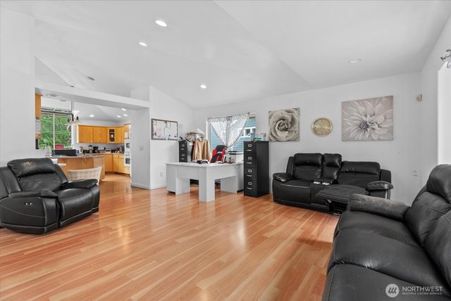 9100 189 Avenue Ct E, Bonney Lake, WA 98381