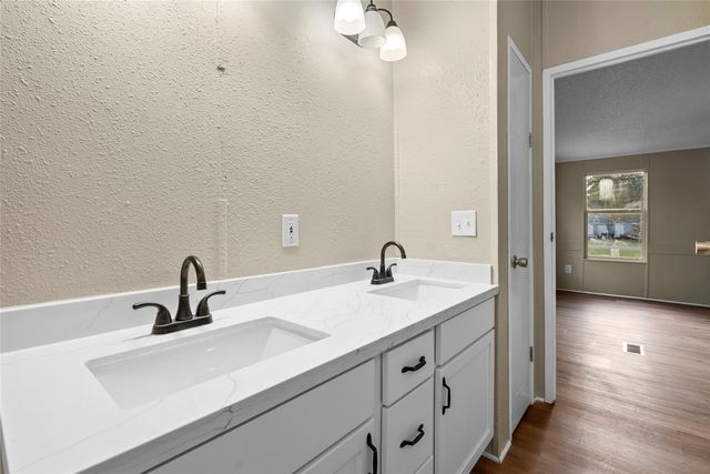 12902 Indian Ridge Drive, Dayton, TX 77535