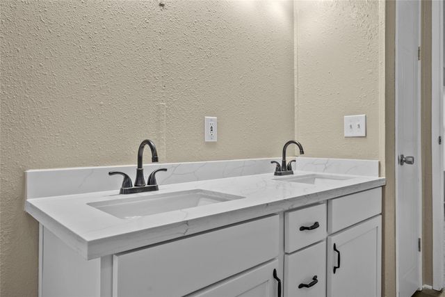 12902 Indian Ridge Drive, Dayton, TX 77535