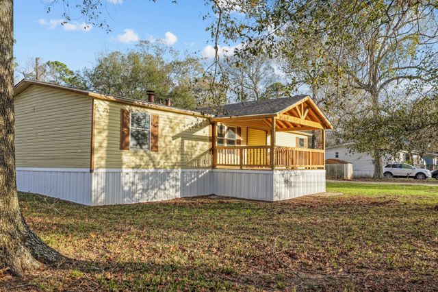 12902 Indian Ridge Drive, Dayton, TX 77535