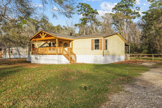 12902 Indian Ridge Drive, Dayton, TX 77535