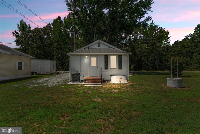 58 LONGFIELD RD, Colonial Beach, VA 22443