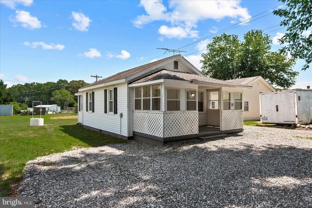 58 LONGFIELD RD, Colonial Beach, VA 22443