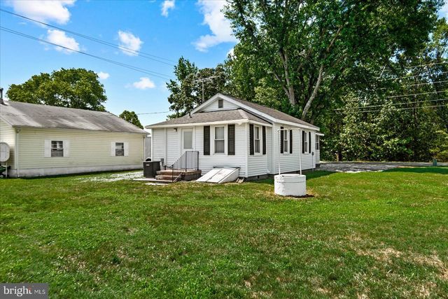 58 LONGFIELD RD, Colonial Beach, VA 22443