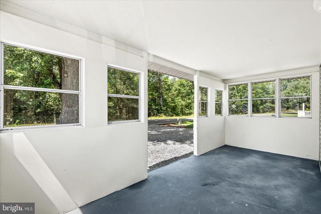 58 LONGFIELD RD, Colonial Beach, VA 22443