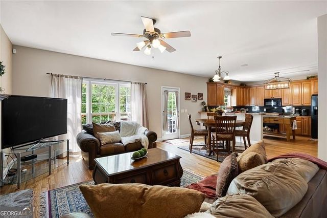 242 Hunters Crossing, Dallas, GA 30157