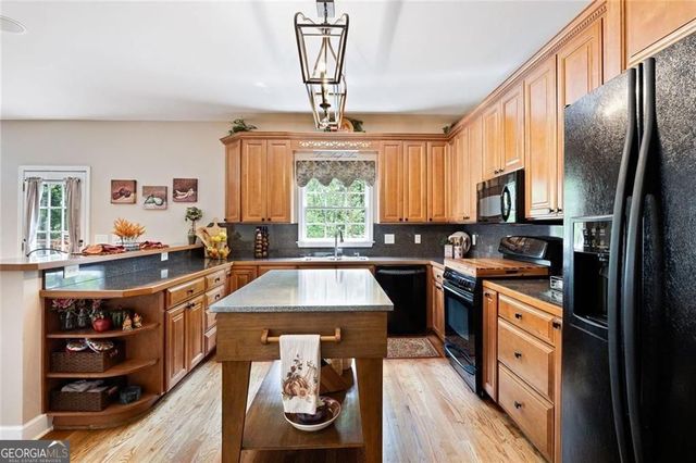 242 Hunters Crossing, Dallas, GA 30157