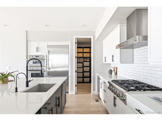 9807 E 63rd Ave, Denver, CO 80238