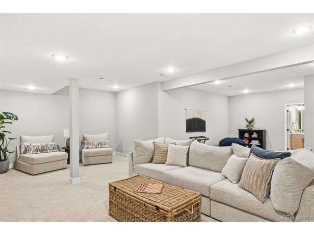 9807 E 63rd Ave, Denver, CO 80238