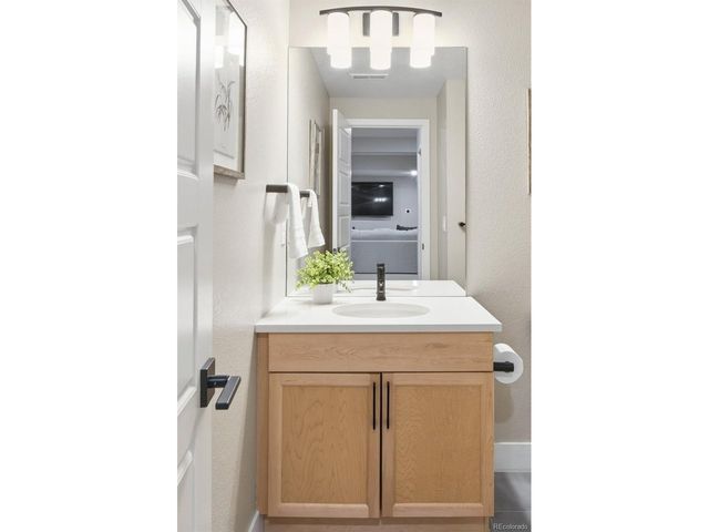 9807 E 63rd Ave, Denver, CO 80238