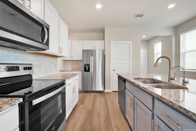 4030 BELLAMY BND, San Antonio, TX 78109