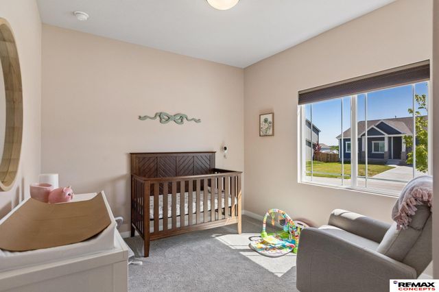 12104 S 107th Avenue, Papillion, NE 68046