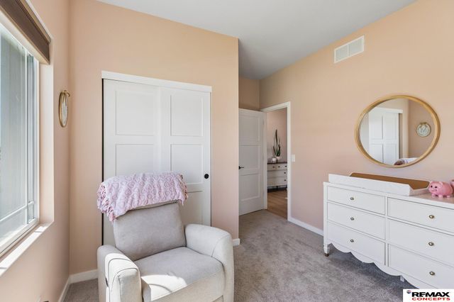 12104 S 107th Avenue, Papillion, NE 68046