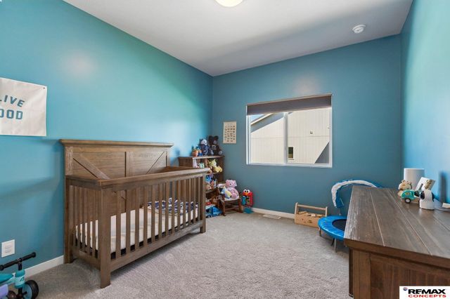 12104 S 107th Avenue, Papillion, NE 68046