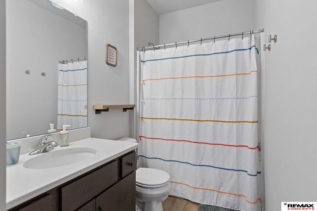 12104 S 107th Avenue, Papillion, NE 68046