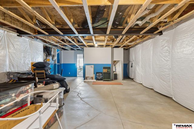 12104 S 107th Avenue, Papillion, NE 68046