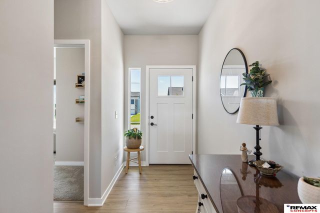 12104 S 107th Avenue, Papillion, NE 68046