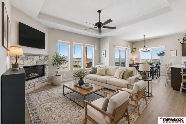 12104 S 107th Avenue, Papillion, NE 68046