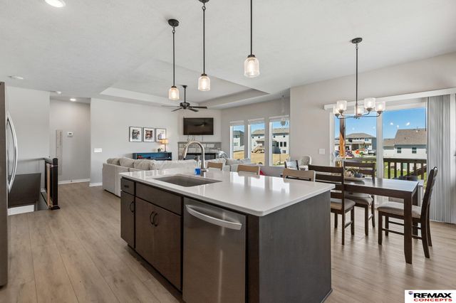 12104 S 107th Avenue, Papillion, NE 68046