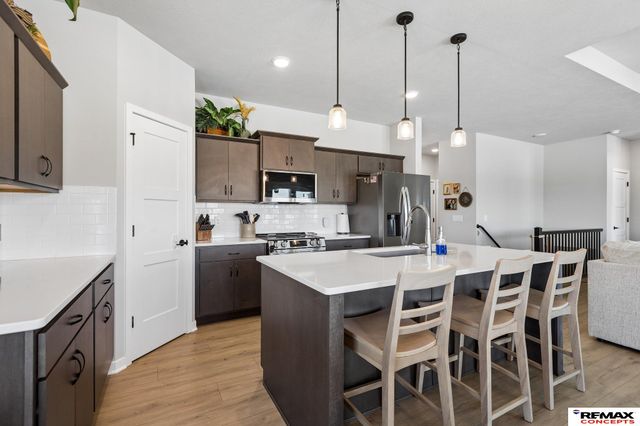 12104 S 107th Avenue, Papillion, NE 68046