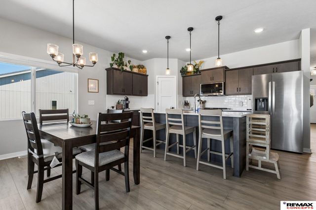 12104 S 107th Avenue, Papillion, NE 68046