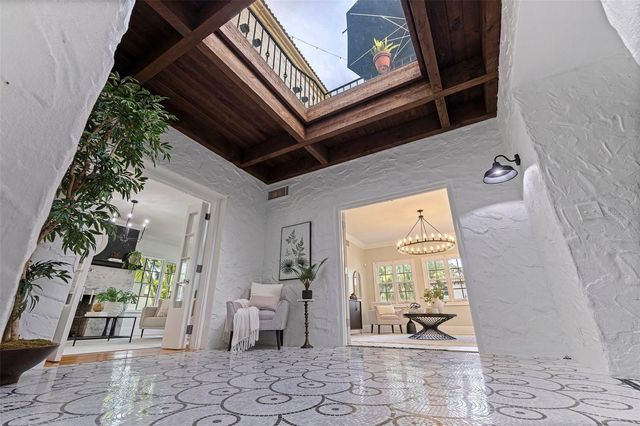 1920 CHERRY STREET NE, St Petersburg, FL 33704