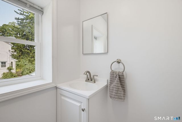 53 Prospect Street, Bloomfield, CT 06002