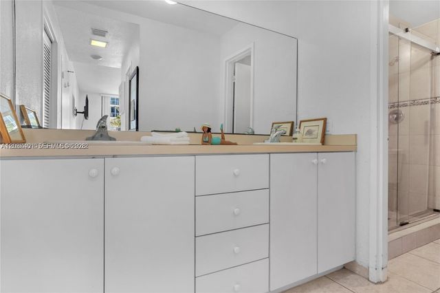 3505 S Ocean Dr 208, Hollywood, FL 33019