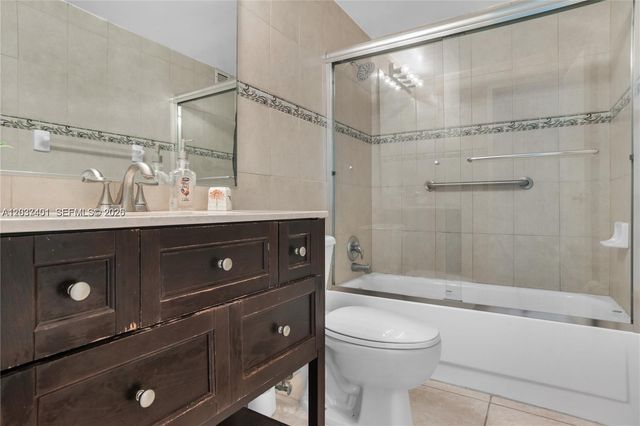 3505 S Ocean Dr 208, Hollywood, FL 33019