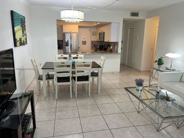 3505 S Ocean Dr 208, Hollywood, FL 33019