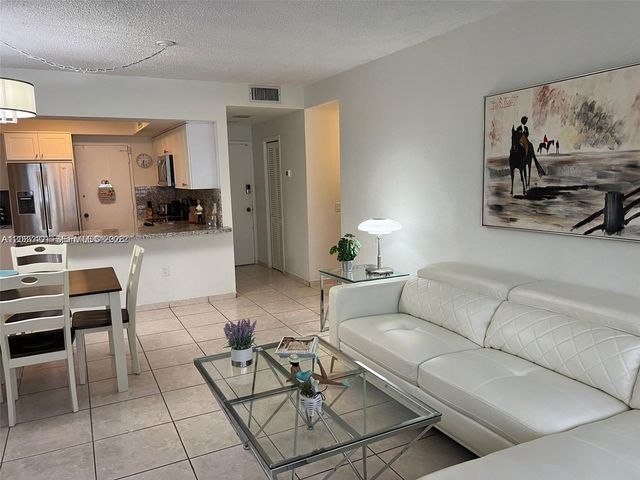 3505 S Ocean Dr 208, Hollywood, FL 33019
