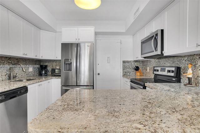 3505 S Ocean Dr 208, Hollywood, FL 33019