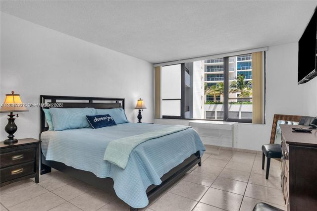 3505 S Ocean Dr 208, Hollywood, FL 33019