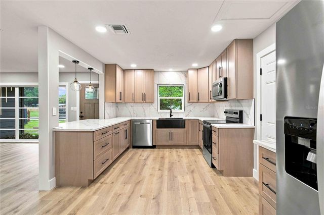 2770 WOOD STREET, Sarasota, FL 34237