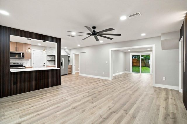 2770 WOOD STREET, Sarasota, FL 34237