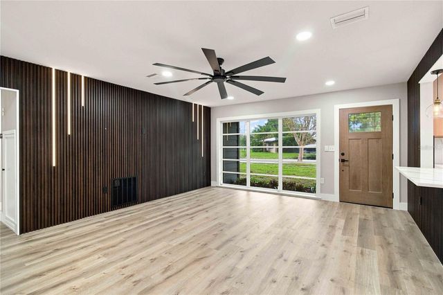 2770 WOOD STREET, Sarasota, FL 34237