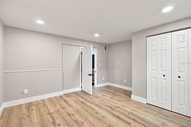 2770 WOOD STREET, Sarasota, FL 34237