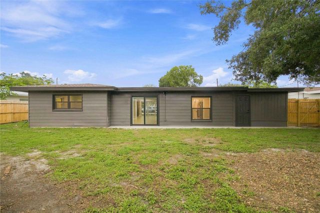 2770 WOOD STREET, Sarasota, FL 34237