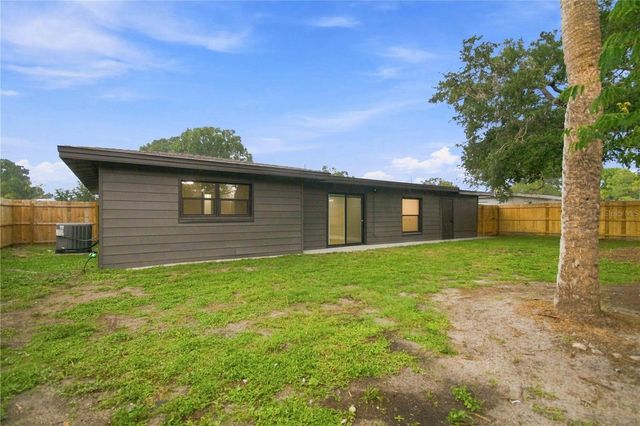 2770 WOOD STREET, Sarasota, FL 34237