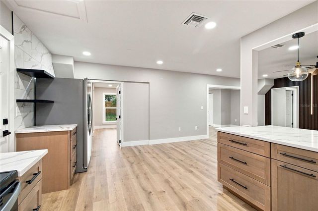 2770 WOOD STREET, Sarasota, FL 34237